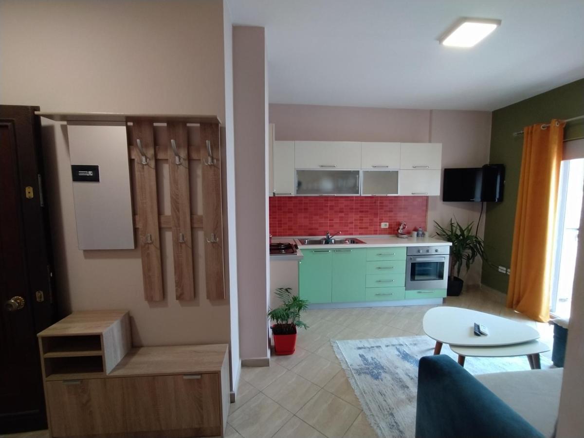 Lungomare Beach Apartments Vlora Kültér fotó